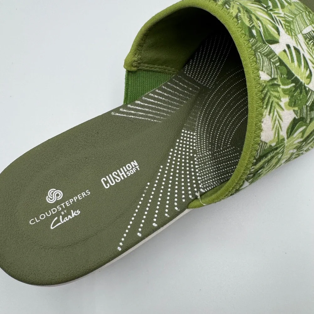Clarks Cloudsteppers Sandals Womens‎ 7.5 Green Palm Print Arla Glade Slide Shoes - Picture 8 of 9
